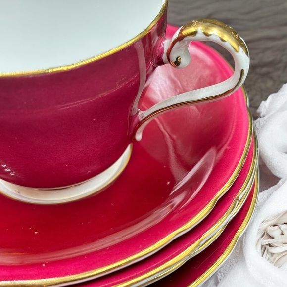Aynsley Red and Gold Demitasse Teacup & Saucer. Bone China. Made in England. - Picture 1 of 9
